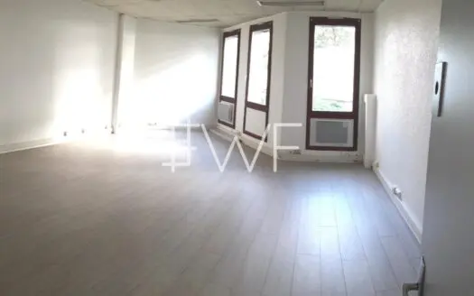 Bureau à louer, 35 m² – 92700