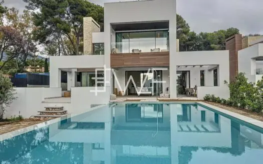 Villa à vendre, 695 m² – 29602